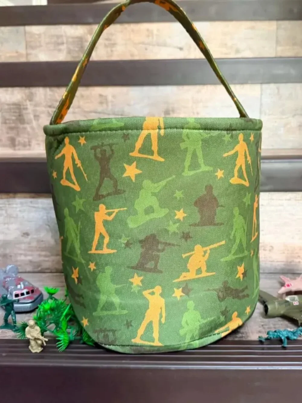 NWOT Halloween Boy Army Men Trick or Treat Bucket, boy army men toy storage